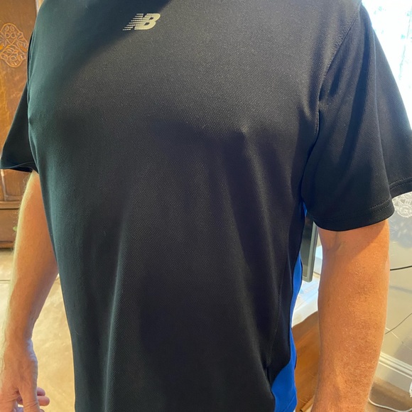 NEW BALANCE Mens M Black Blue Short Sleeve Workout Top & Jacket Set Great Look! - Picture 3 of 14